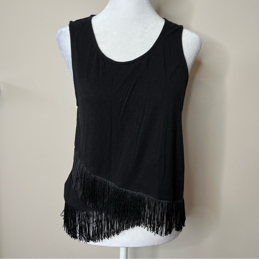 ! Wonderly woman top with fringe hem